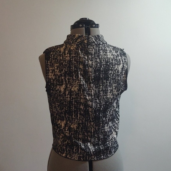 Vince Camuto Black and White Print Top Sz S - Picture 5 of 9